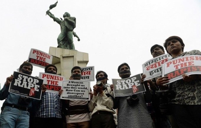 India was shocked by the rape of a photojournalist 0