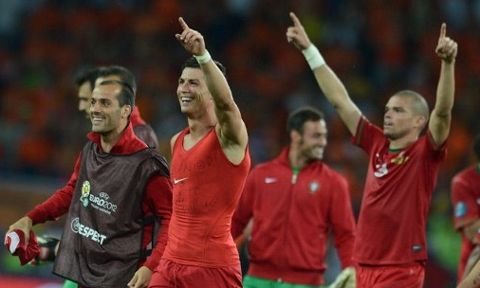 Czech Republic - Portugal, crystal in front of Ronaldo's gun 2
