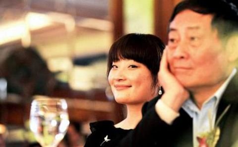 Chinese billionaire's daughter is worried about being 'unmarried' 0