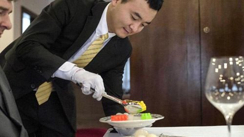 Housekeeping training school for China's super-rich 0