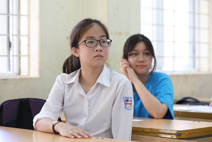 Hanoi students take four 10th grade entrance exams 4